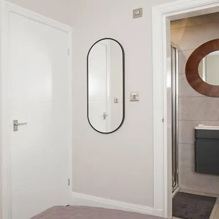 Blackbird Luxury 2 Bed Accommodation Room 7 Blackpool Exterior photo