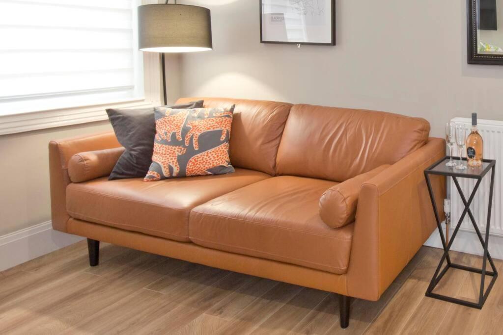 Blackbird Luxury 2 Bed 7 *